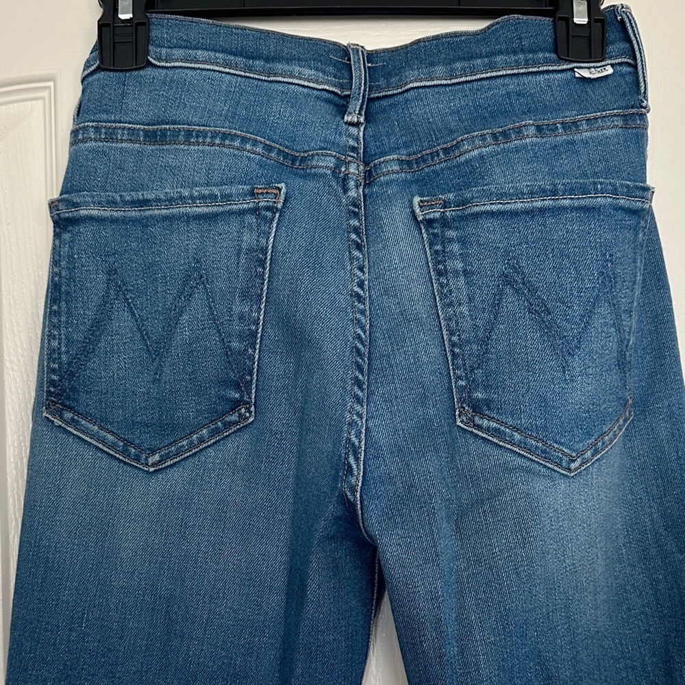 Mother Weekender Fray Jeans - Picture 7 of 9